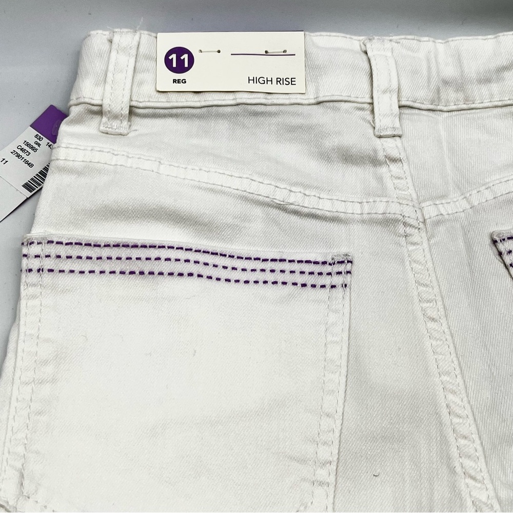 Evsie Girls White High Rise Jeans w/Lavender Stitching on Back Pocket-Size 11 - Picture 10 of 14